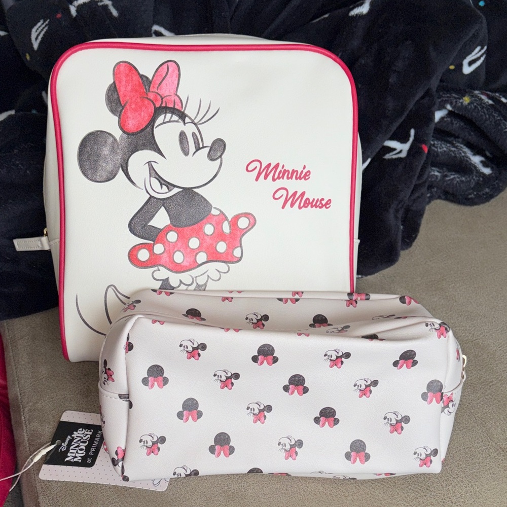 Disney Minnie Mouse cosmetic bag set